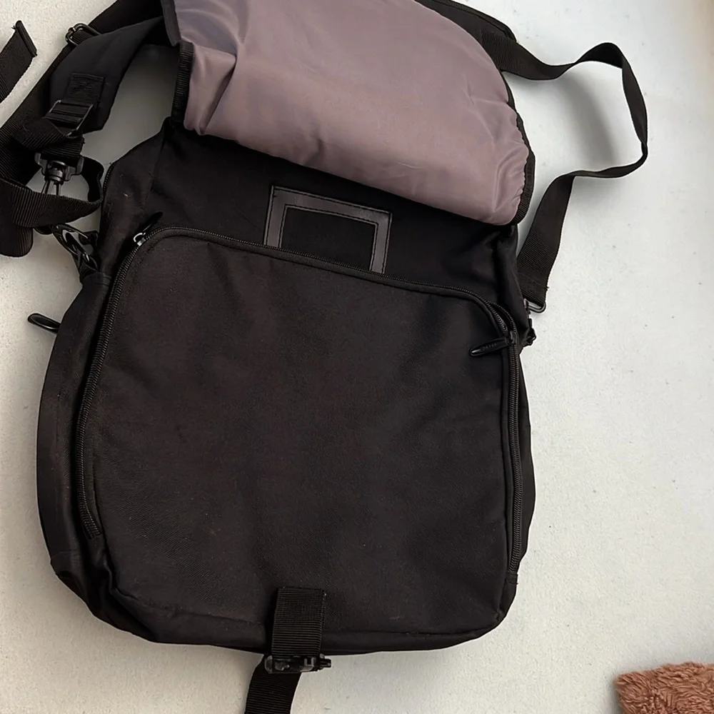 Convertible backpack bag color black